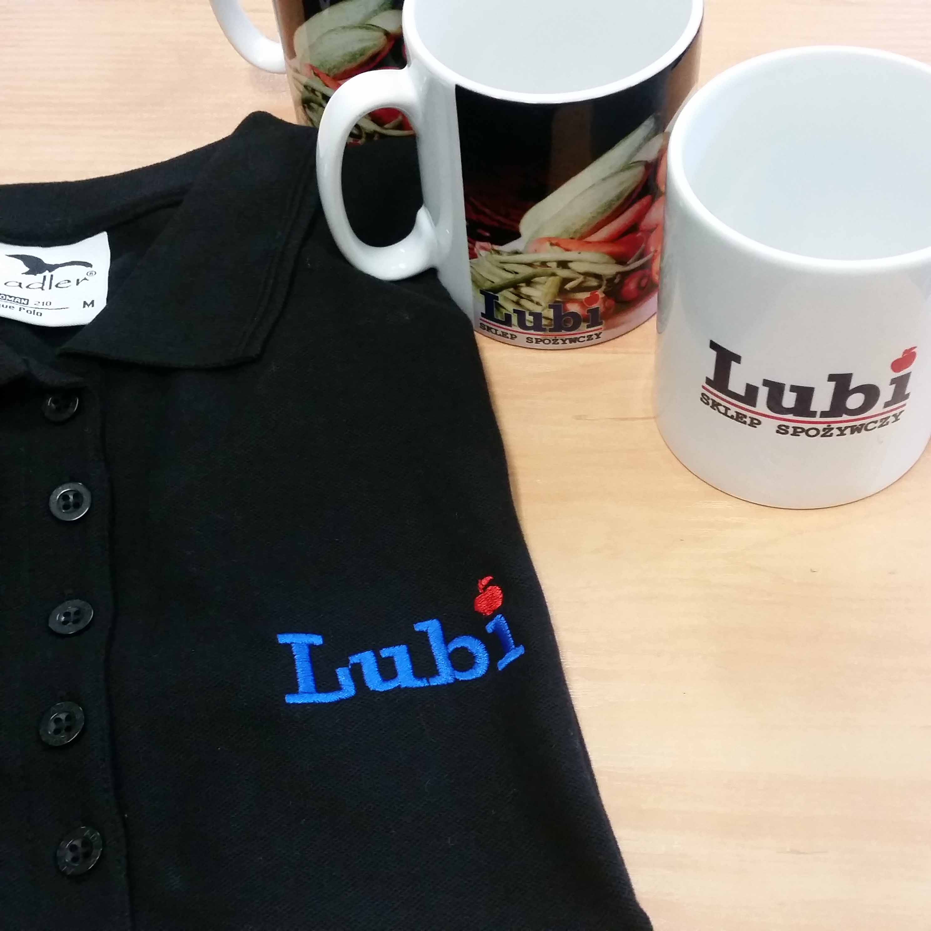 Koszulki polo z haftem komputerowym Rzeszów – odzież firmowa i gadżety reklamowe