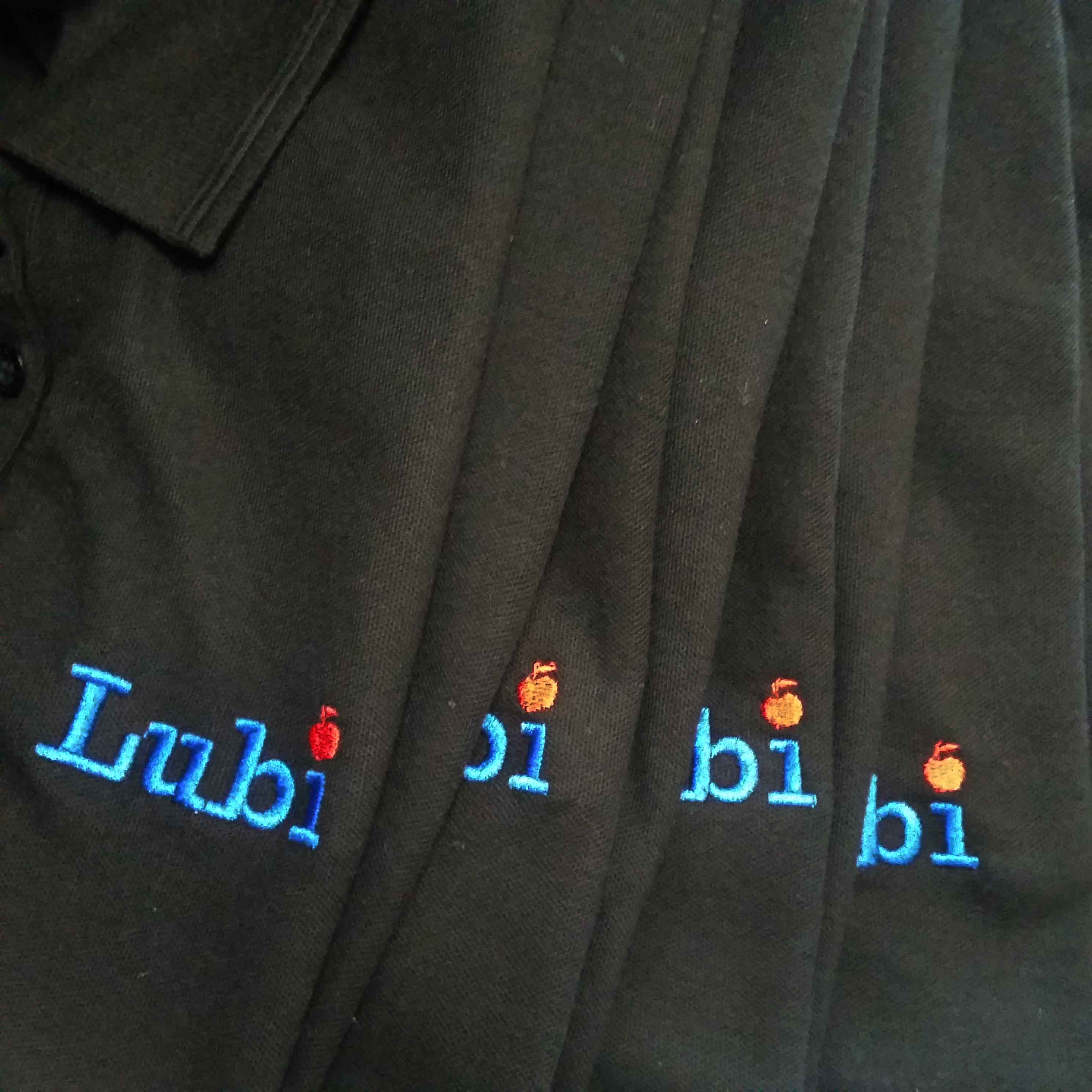 Odzież firmowa polo z haftem – profesjonalny wygląd i spójny wizerunek zespołu