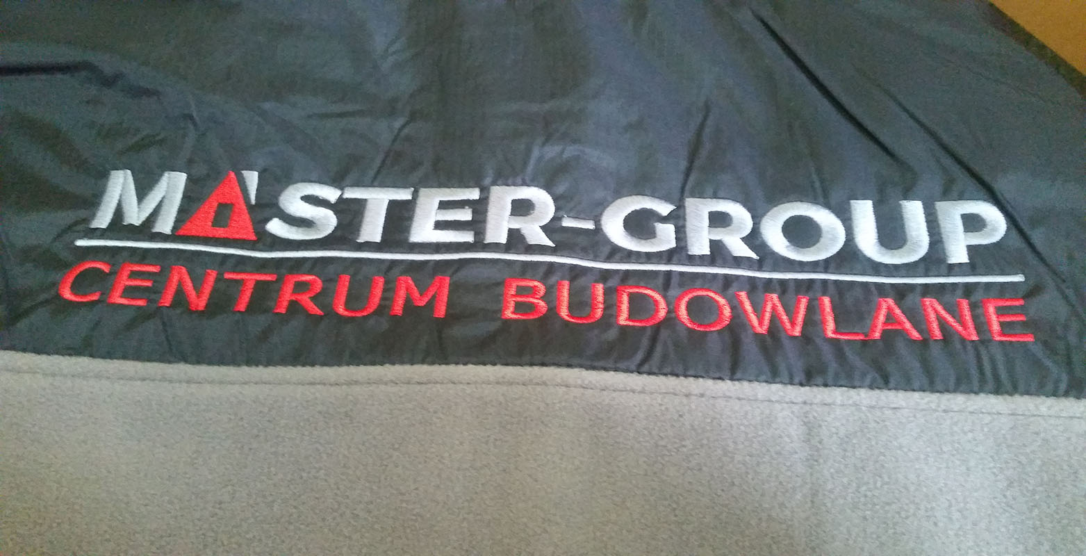 Polar roboczy dla pracownikow z haftem logo firmy